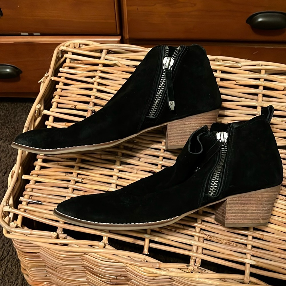 Womens Dolce Vita Black suede size 12 ankle boots.